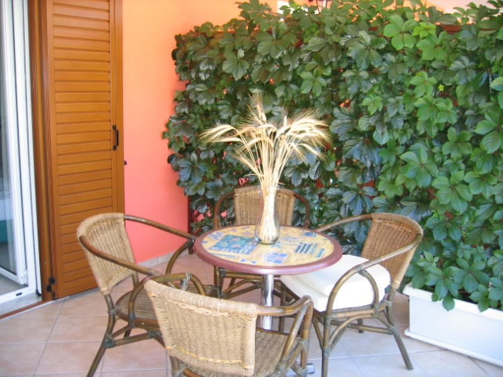 Nikas Villa Orange Apartments Parga Room photo
